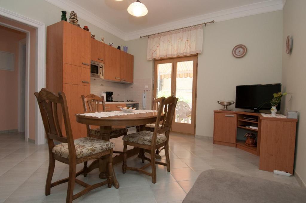 Apartments Villa Salona Opatija Quarto foto